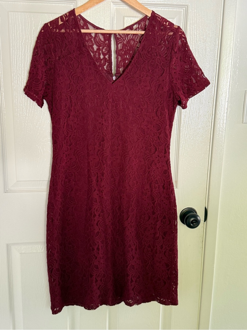 41 Hawthorn Burgundy Floral Lace Stretch Cocktail Dress – Size Large